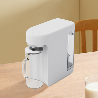 Purificateur d'eau Ro de comptoir Mini machine à eau Ro à usage domestique avec réservoir d'eau